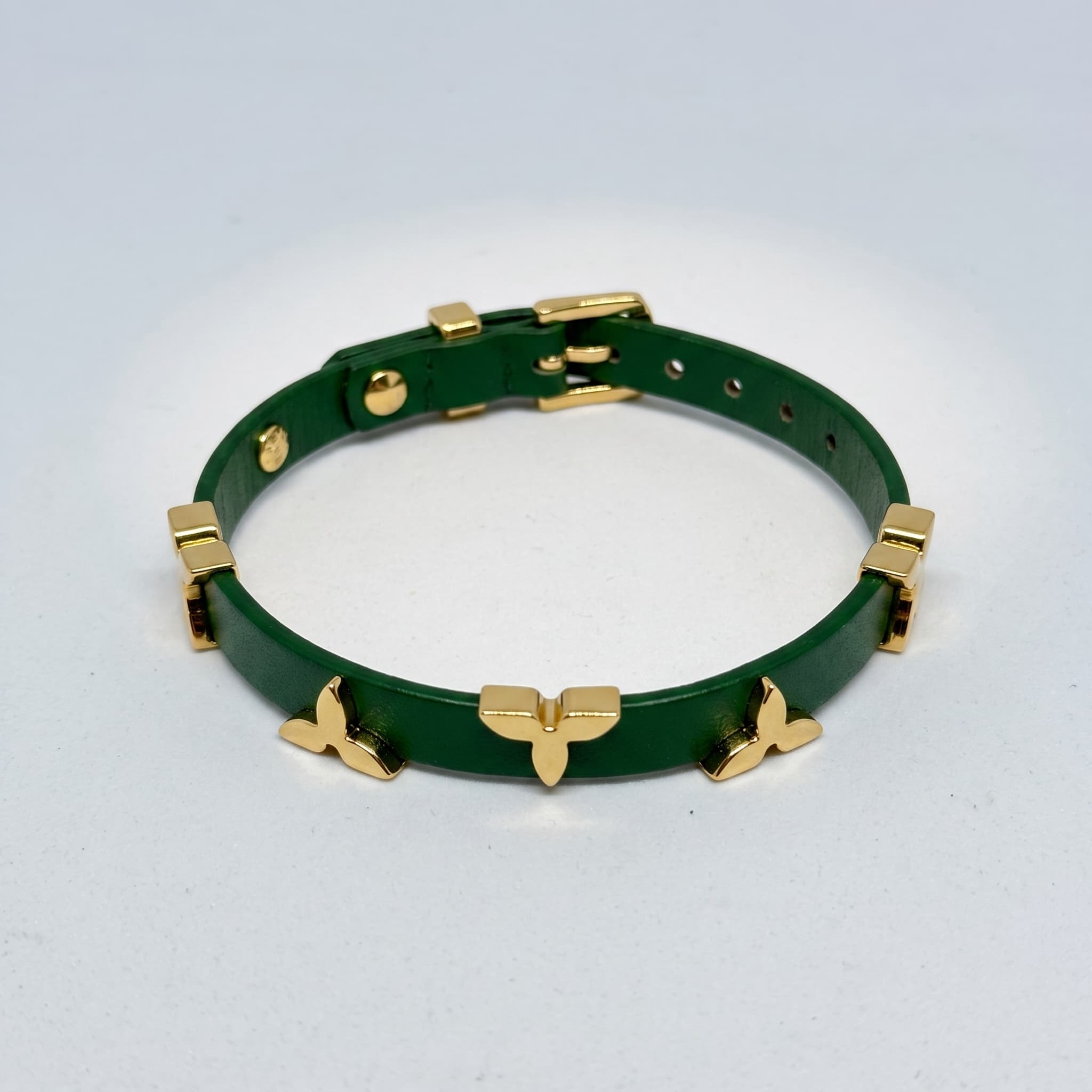 forest green gold buckle charm bracelet
