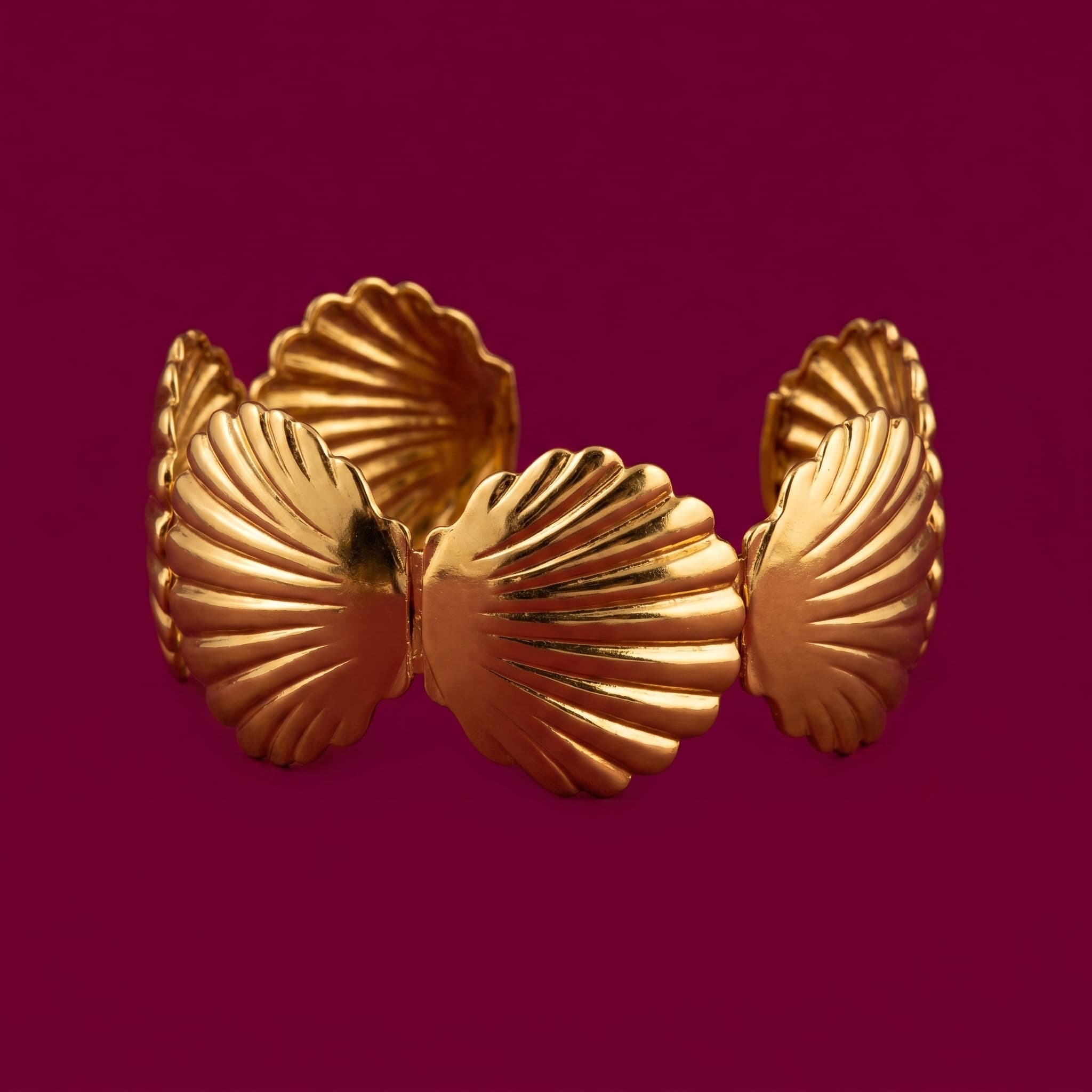 golden shell link bracelet