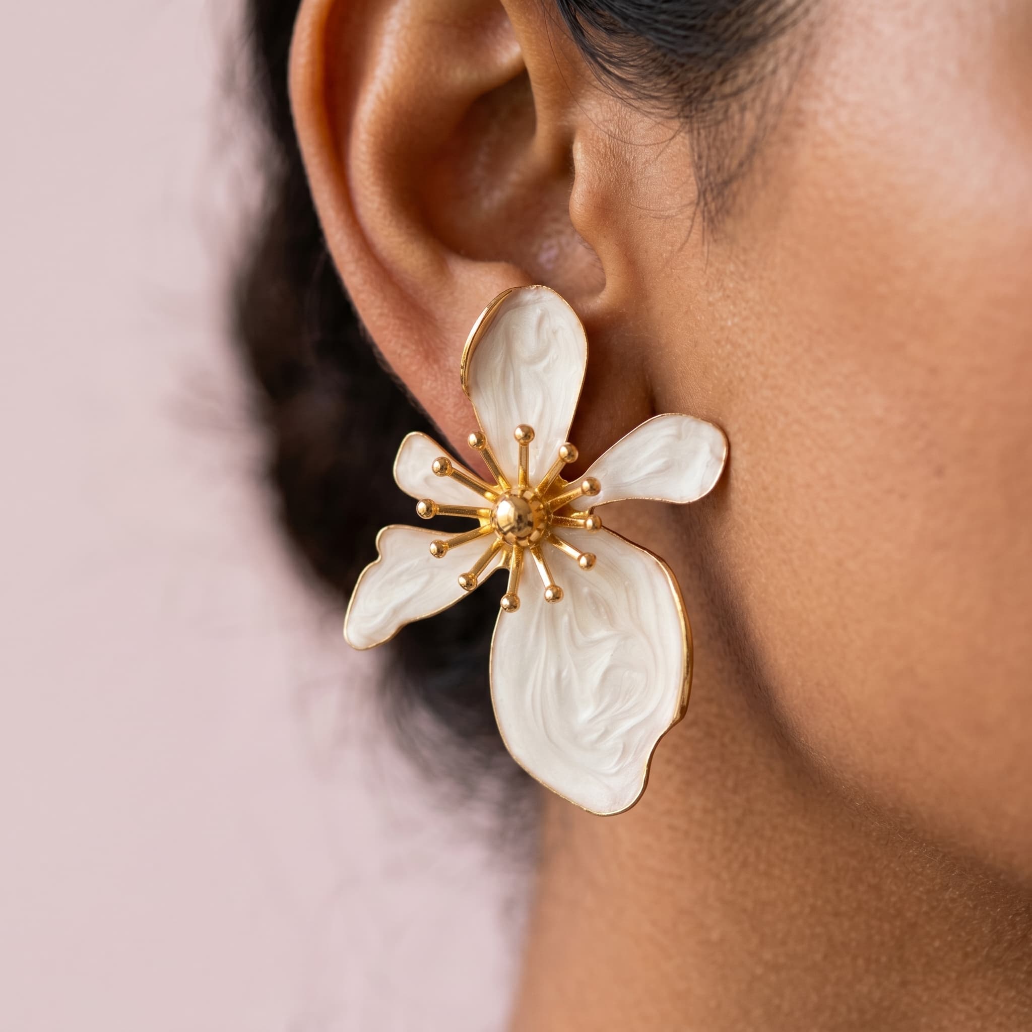 enamel flower dream studs