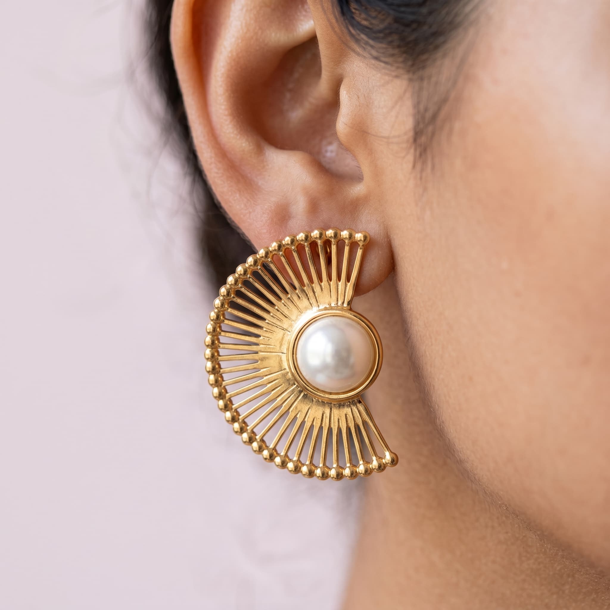 golden fan pearl studs