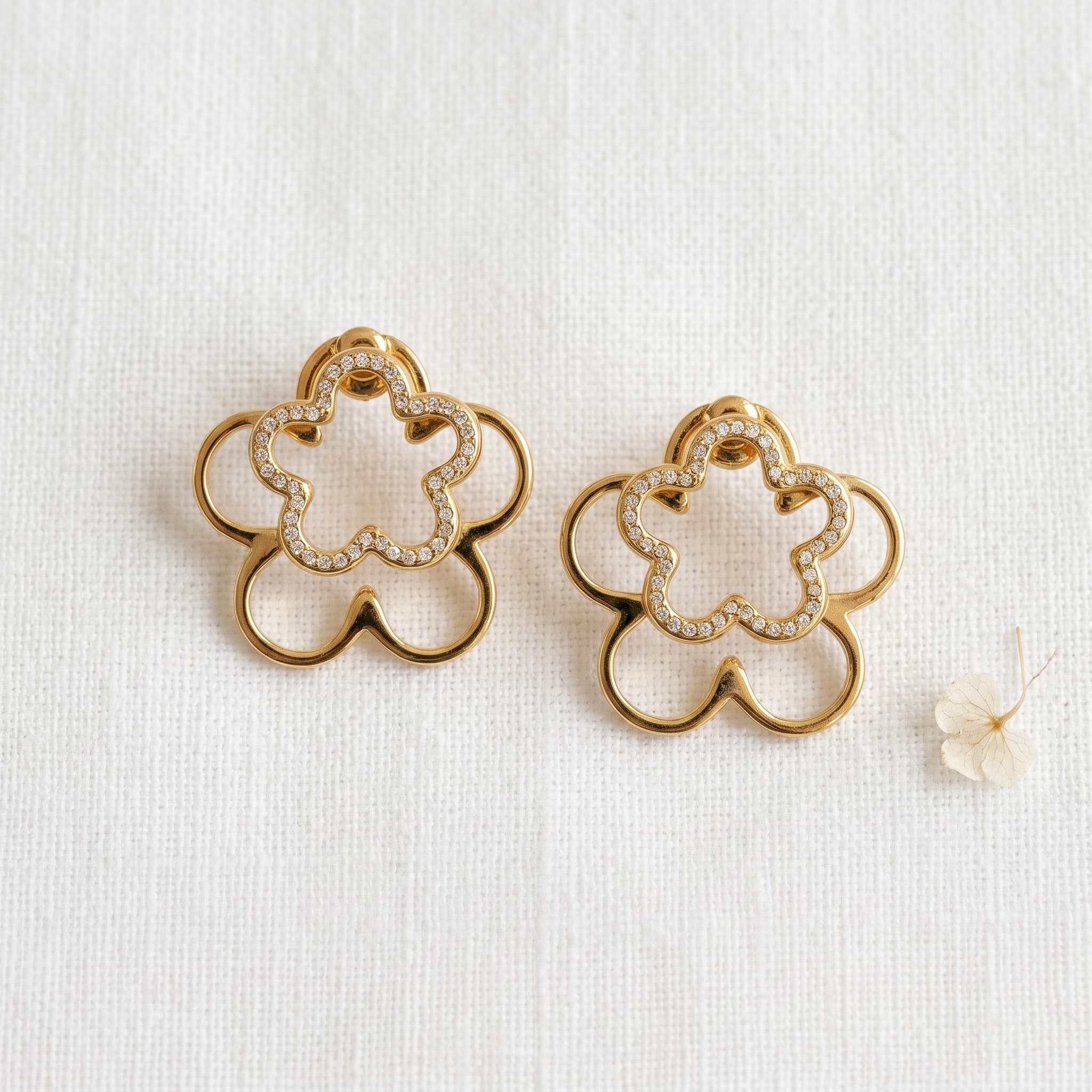 golden daisy open studs