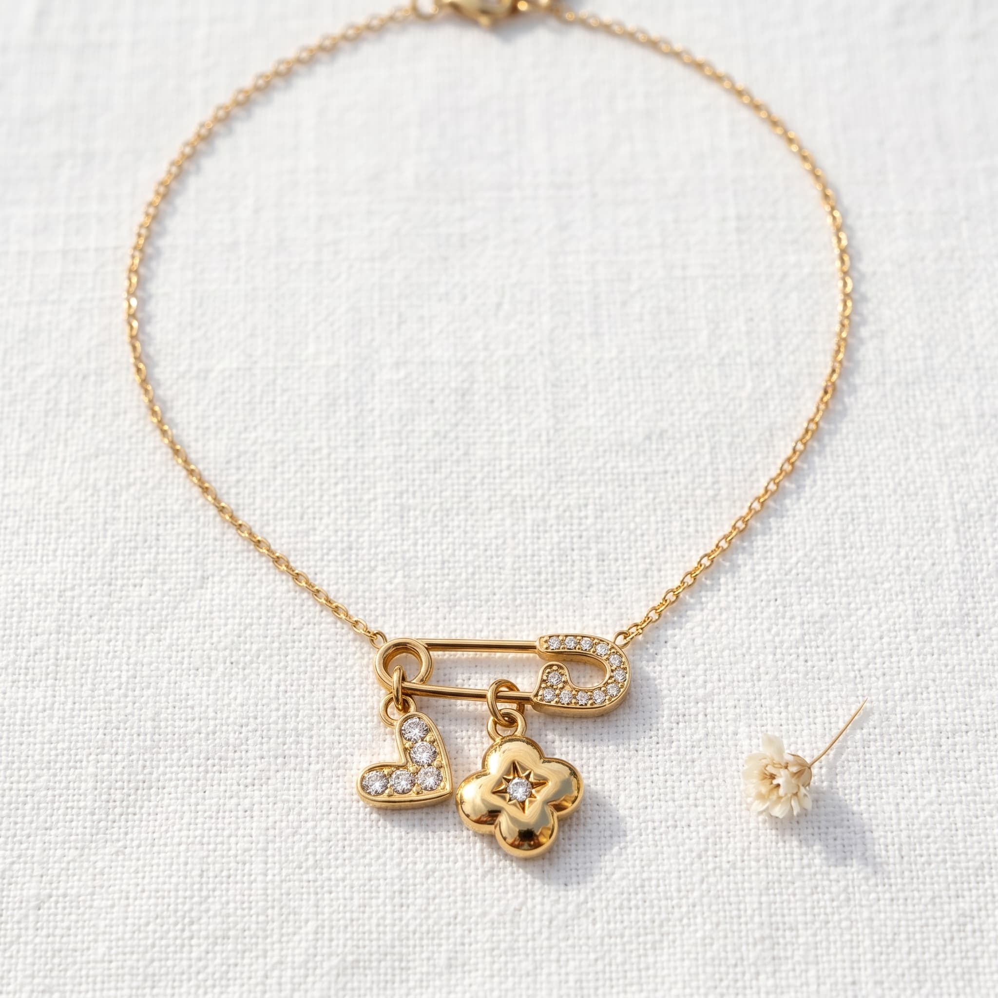 Sanjana pendant necklace