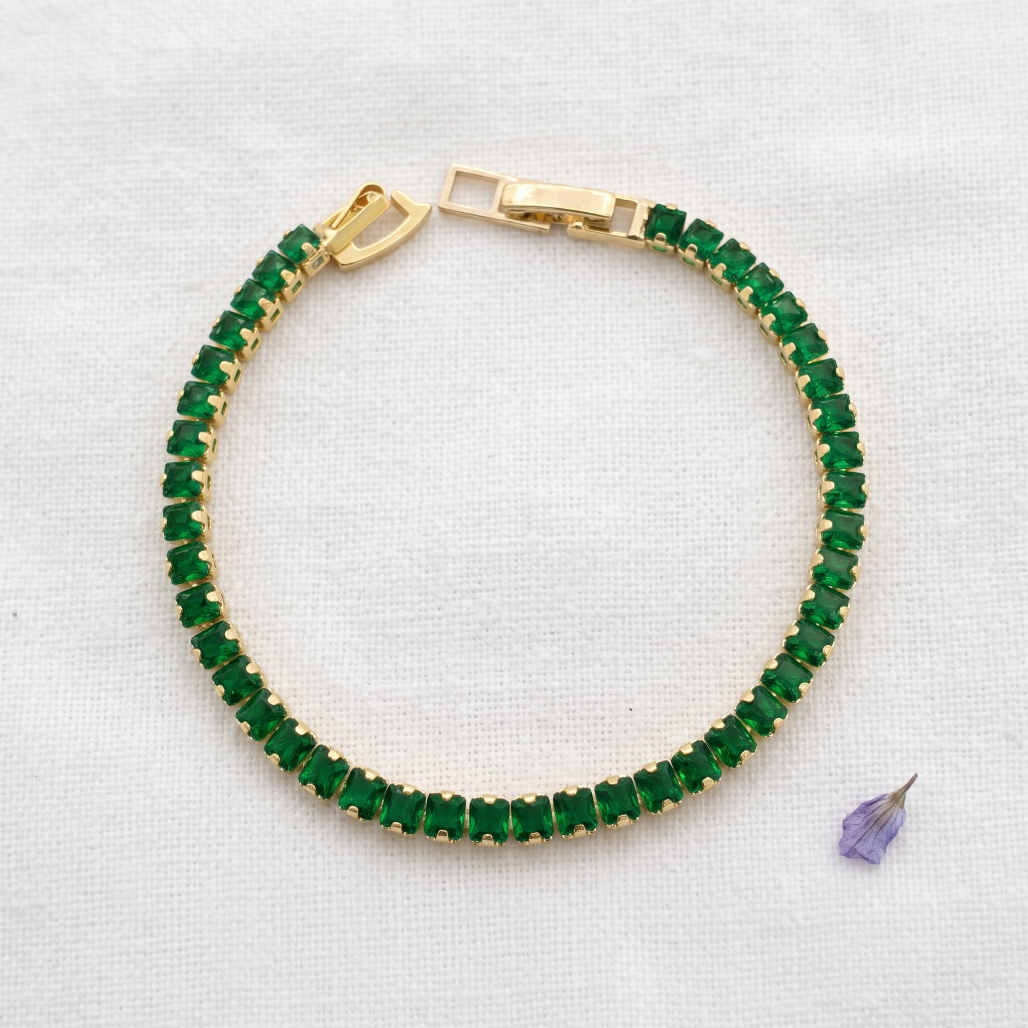 emerald tennis bracelet