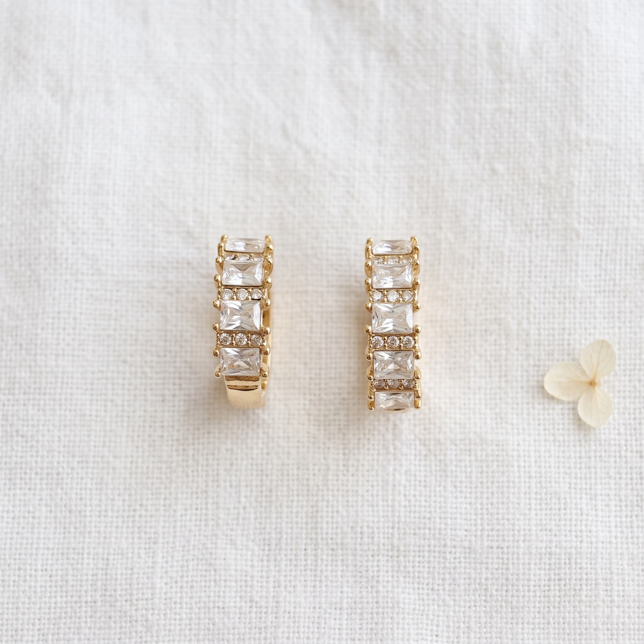 sparkly baguette gold stud earrings