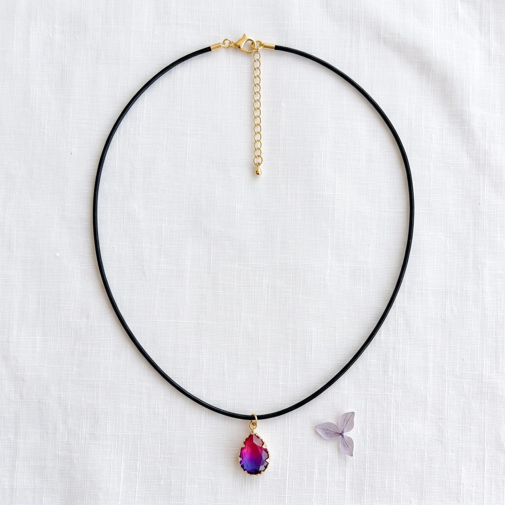 gradient stone black cord necklace