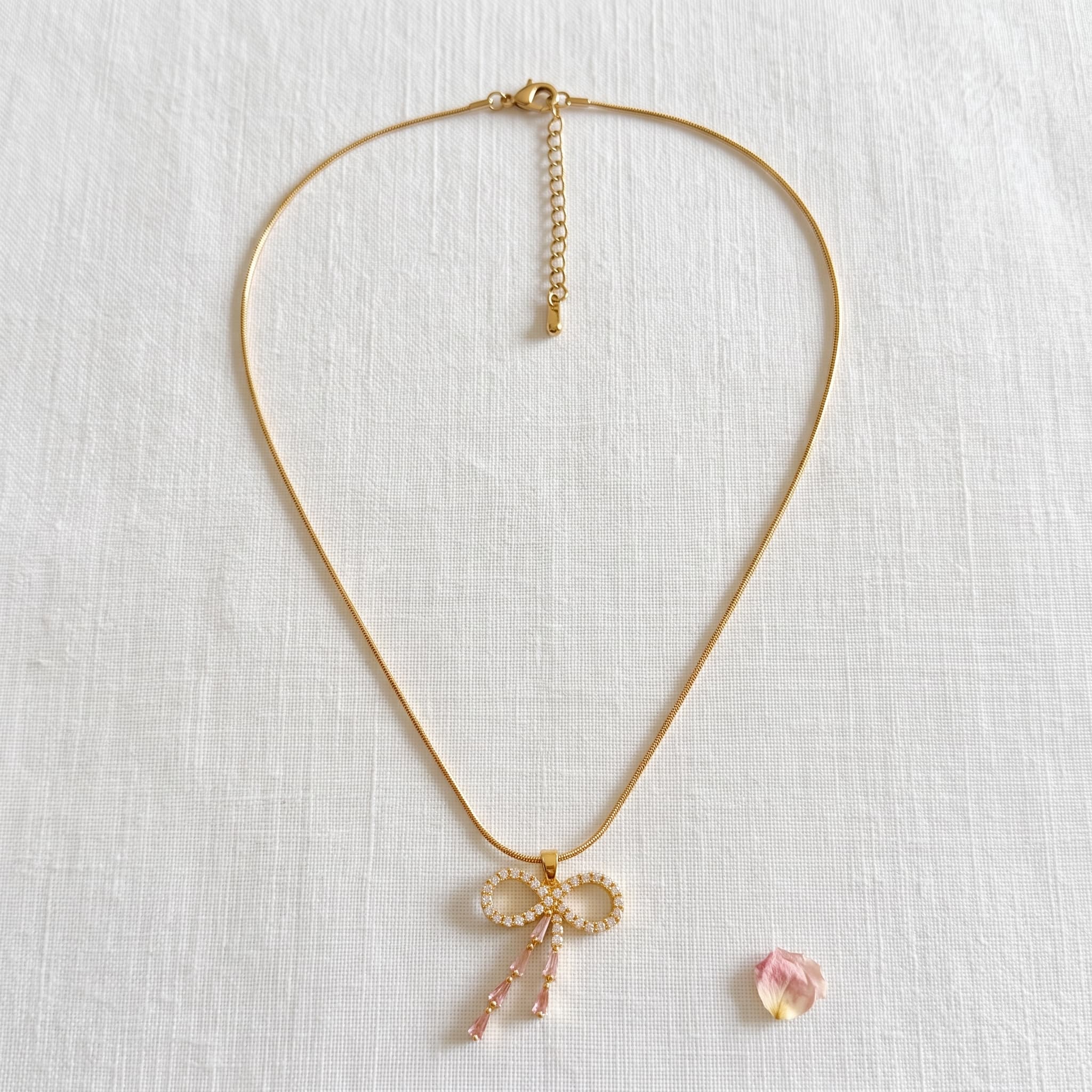 dainty bow pendant necklace