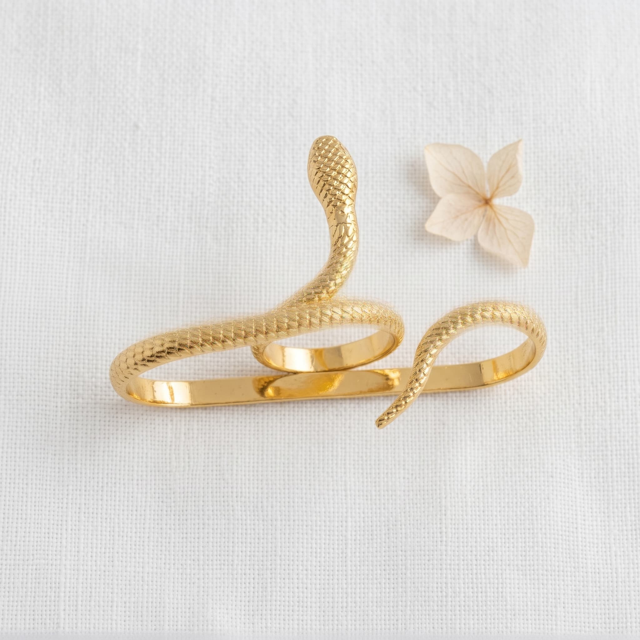 slithering double finger ring