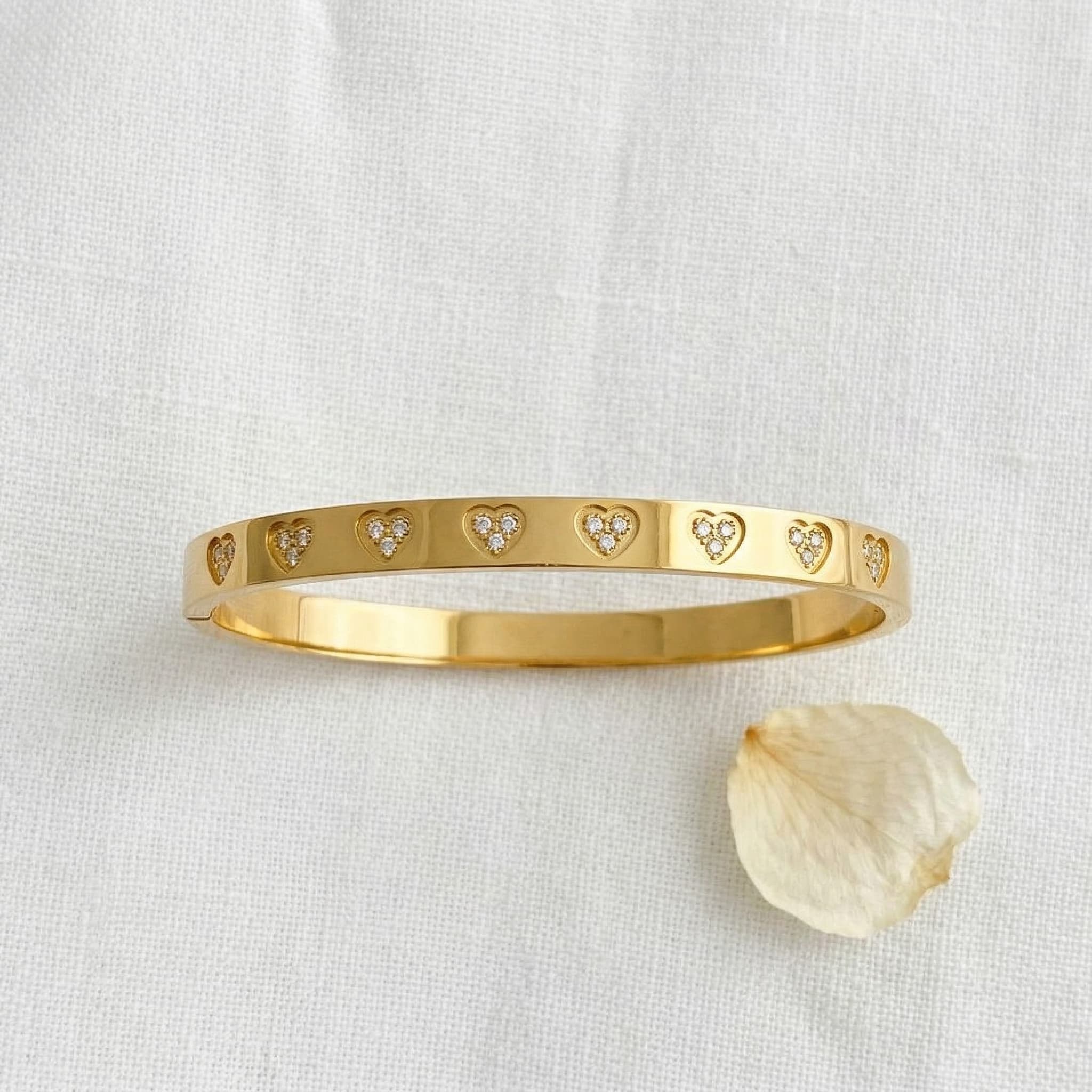 little heart detail bangle