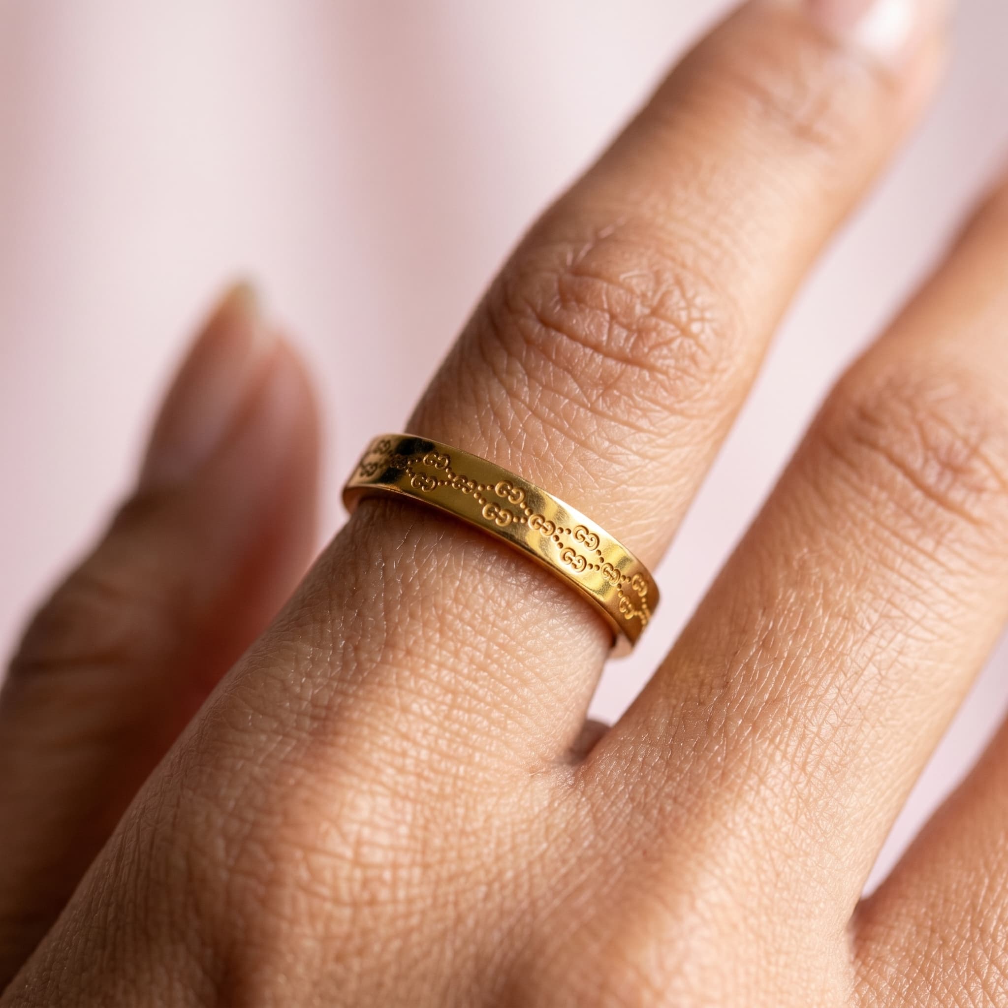 everyday gold band ring